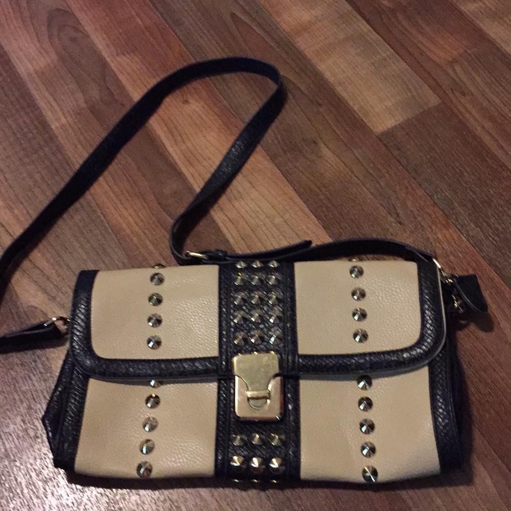Red Kiss spiked handbag